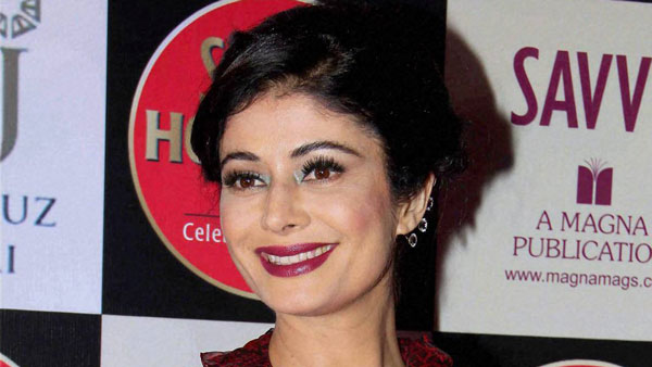 बॉलीवुड अदाकारा पूजा बत्रा ने खिरीदी टेस्ला मॉडल 3 इलेक्ट्रिक कार, जानिए इस कार में क्या है खास