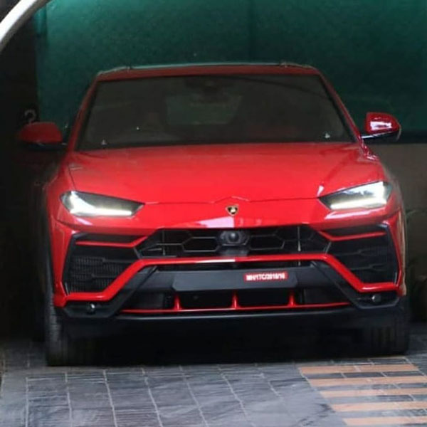 रणवीर सिंह ने खरीदी 3 करोड़ की लम्बोर्गिनी उरुस, जानिये यह एसयूवी क्यों है खास