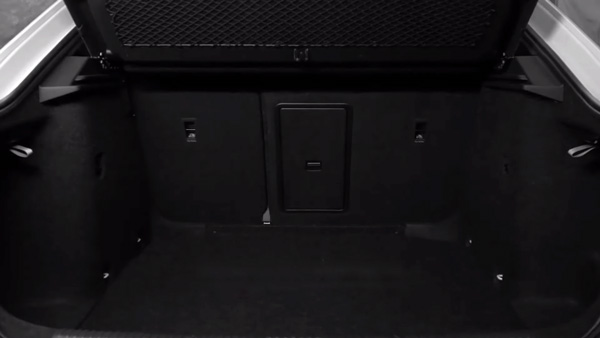 स्कोडा ऑक्टाविया ऑनिक्स लॉन्च प्राइस 20 लाख रुपयें कीमत वैरिएंट फीचर्स इंजन जानकारी