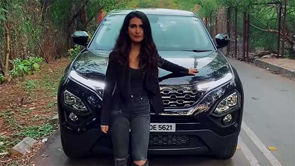 टाटा हैरियर डार्क एडिशन के साथ दिखीं दंगल गर्ल फातिमा सना शेख, देखें वीडियो टाटा हैरियर डार्क एडिशन के साथ दिखीं दंगल गर्ल फातिमा सना शेख, देखें वीडियो