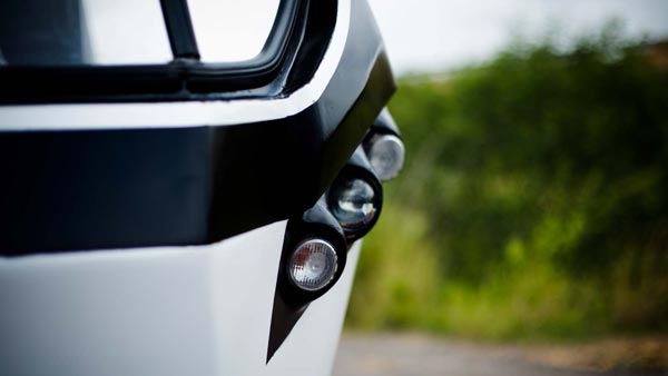 भारत ने नेपाल को दो इलेक्ट्रिक वाहन किया भेंट, बुजुर्गो तीर्थयात्रियों की करेंगे मदद