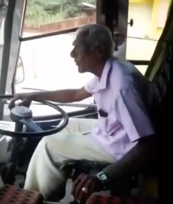 80 साल के इस ड्राइवर के लिए बस चलना नहीं है बड़ा काम, देखें वीडियो