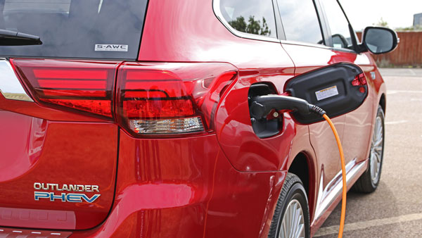 हाइब्रिड कार क्या है: तथ्य, अंतर फायदे व नुकसान