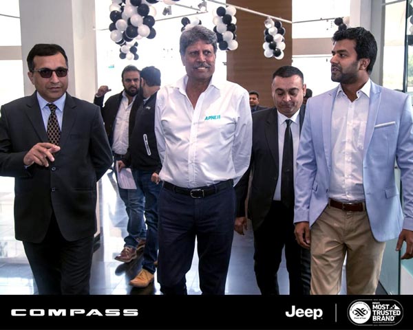 क्रिकेट लेजेंड कपिल देव ने खरीदी जीप कंपास एसयूवी, सेलिब्रिटीज की है पसंदीदा कंपनी