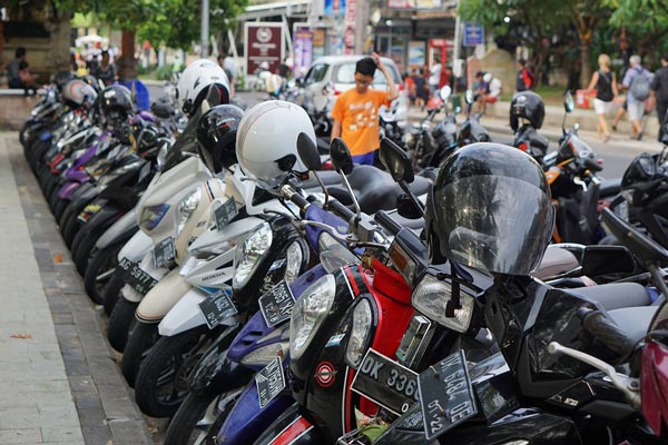 बाइक में डीजल इंजन का क्यों नहीं लगाए जाते हैं, जानिये कुछ रोचक तथ्य बाइक में डीजल इंजन का क्यों नहीं लगाए जाते हैं, जानिये कुछ रोचक तथ्य