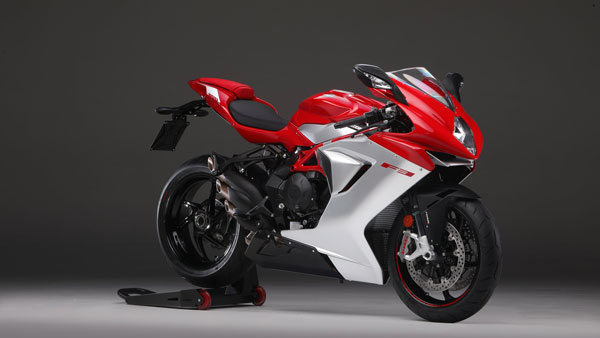 बाइक के शौकीन जॉन अब्राहम के गैरेज में हैं ये सुपरबाइक, देखें वीडियो