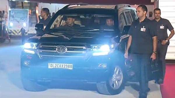 टोयोटा लैंड क्रूजर बनी पीएम मोदी की नई सवारी, पिछले पांच सालों में बदली है चार कारें