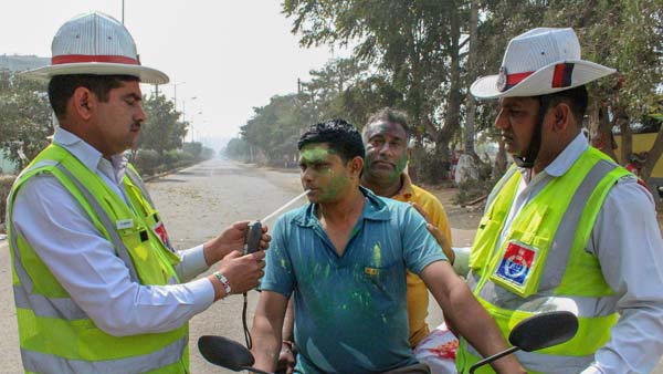 ट्रैफिक नियम उल्लंघन में गुजरात दुसरे नंबर पर, वसूला गया 101 करोड़ रुपये का ई-चालान