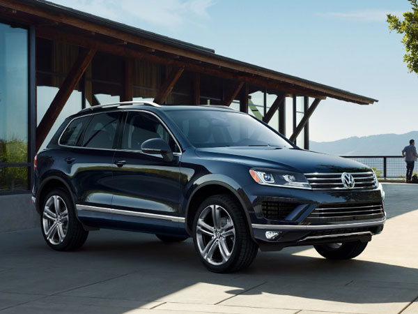 प्राइवेट जेट, हेलीकाप्टर और रॉल्स रॉयस कार के मालिक हैं ये व्यापारी- देखें वीडियो