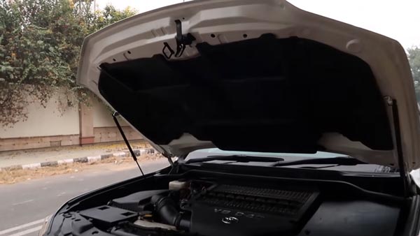 यह टोयोटा लैंड क्रूजर एसयूवी झेल सकता है आईईडी ब्लास्ट, देखें इस बुलेटप्रूफ कार का वीडियो यह टोयोटा लैंड क्रूजर एसयूवी झेल सकता है आईईडी ब्लास्ट, देखें इस बुलेटप्रूफ कार का वीडियो