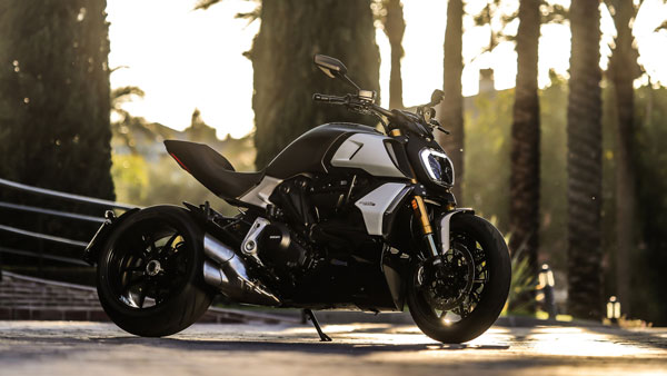 ये है साल 2019 की टॉप 10 प्रीमियम बाइक, देखें तस्वीरें