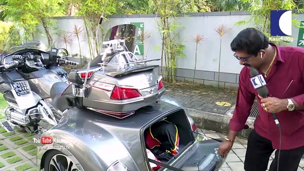 इस एनआरआई ने दुबई से इम्पोर्ट किया होंडा गोल्ड विंग क्रूजर, कीमत जानकर हो जाएंगे हैरान इस एनआरआई ने दुबई से इम्पोर्ट किया होंडा गोल्ड विंग क्रूजर, कीमत जानकर हो जाएंगे हैरान