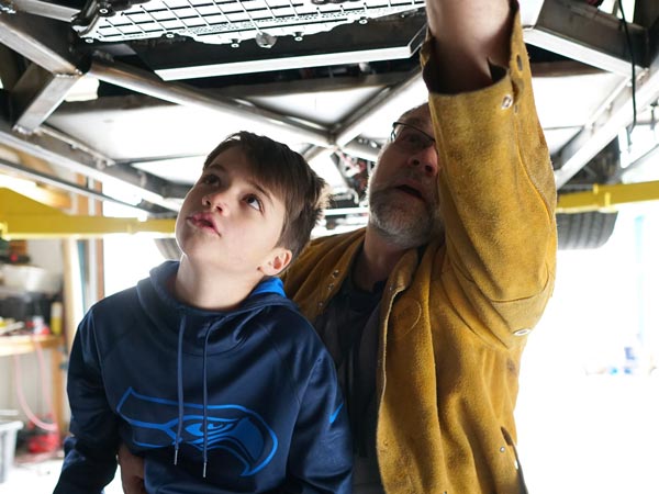 लेम्बोर्गिनी एवेंटाडोर का असल मॉडल बनाया पिता-बेटे ने, कंपनी ने दिया ये तोहफा