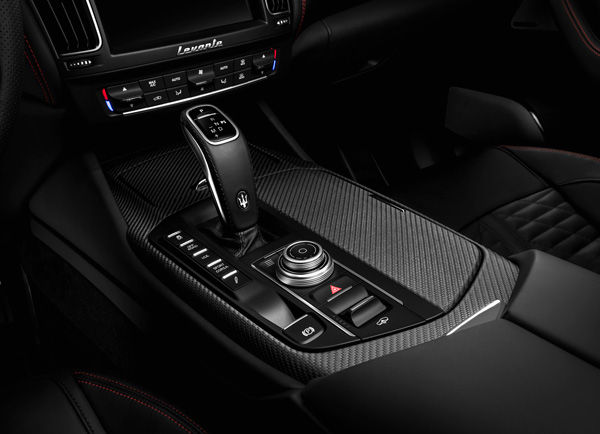 मासेराती वी6 पेट्रोल इंजन घिबली क्वाट्रोपोर्टे व लेवेंट लॉन्च कीमत जानकारी