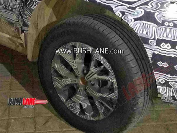 रेनॉल्ट डस्टर बीएस-6 टेस्टिंग के दौरान दिखी, नए अवतार में होगी लॉन्च