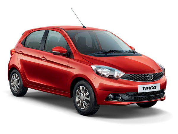 नए साल से मर्सिडीज-बेंज और निसान की कारें होंगी महंगी, जानिए कितनी बढ़ेगी कीमत