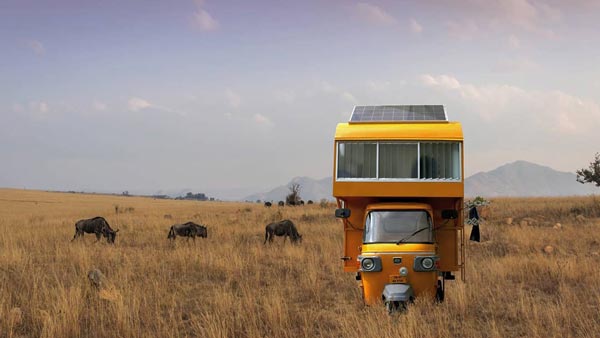 तमिलनाडु के इस युवा ने ऑटोरिक्शा को बना दिया चलता फिरता घर