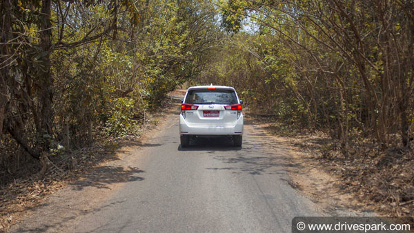 टोयोटा इनोवा क्रिस्टा बीएस-6 बुकिंग शुरू डिलीवरी जनवरी 2020