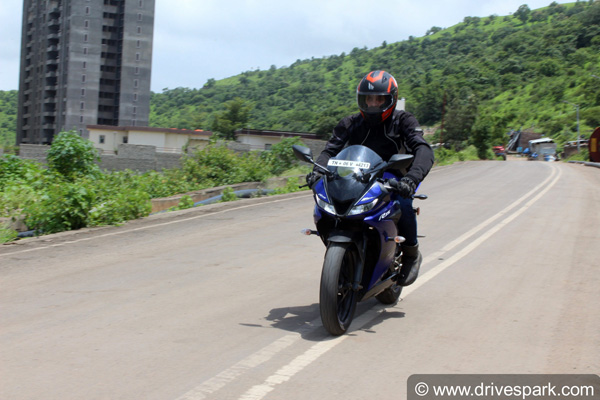 यामाहा आर15 बीएस6 लॉन्च कीमत 1.45 लाख रुपयें बुकिंग डिलीवरी जानकारी