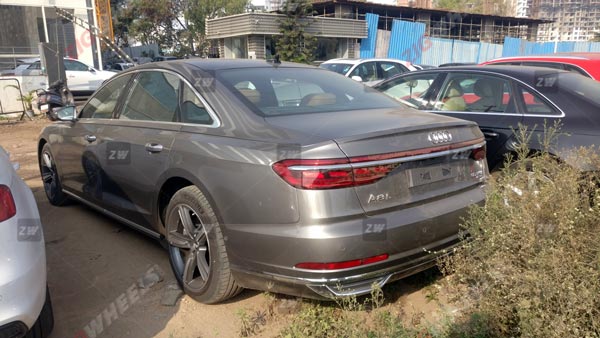 ऑडी ए8एल सेडान की तस्वीरें आई सामने, ऑटो एक्सपो से पहले होगी लॉन्च