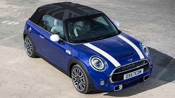 कार्तिक आर्यन ने मां को बर्थडे पर गिफ्ट की मिनी कूपर स्पोर्ट्स कार, जानें क्या है इस कार की खासियत कार्तिक आर्यन ने मां को बर्थडे पर गिफ्ट की मिनी कूपर स्पोर्ट्स कार, जानें क्या है इस कार की खासियत