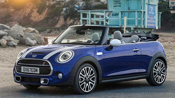 कार्तिक आर्यन ने मां को बर्थडे पर गिफ्ट की मिनी कूपर स्पोर्ट्स कार, जानें क्या है इस कार की खासियत कार्तिक आर्यन ने मां को बर्थडे पर गिफ्ट की मिनी कूपर स्पोर्ट्स कार, जानें क्या है इस कार की खासियत