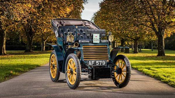 यह कार कंपनियां है 100 साल से भी ज्यादा पुरानी, नाम जानकर हो जाएंगे हैरान