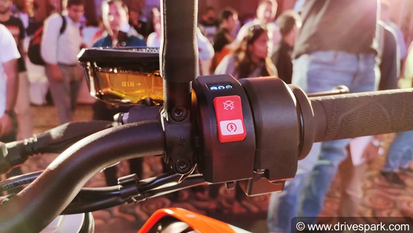 केटीएम ड्यूक 790 पर मिल रहा एक लाख रुपये तक डिस्काउंट, ऑफर सीमित समय के लिए