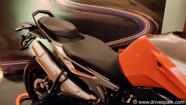 केटीएम ड्यूक 790 पर मिल रहा एक लाख रुपये तक डिस्काउंट, ऑफर सीमित समय के लिए