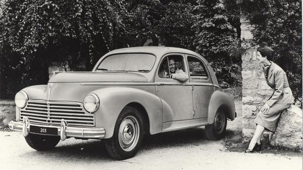 यह कार कंपनियां है 100 साल से भी ज्यादा पुरानी, नाम जानकर हो जाएंगे हैरान