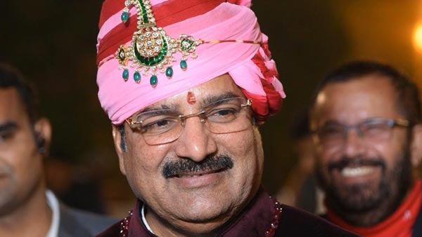 जुर्माना कम होने के बाद ही लागू होगा नया मोटर व्हीकल एक्ट, परिवहन मंत्री खाचरियावास जुर्माना कम होने के बाद ही लागू होगा नया मोटर व्हीकल एक्ट, परिवहन मंत्री खाचरियावास