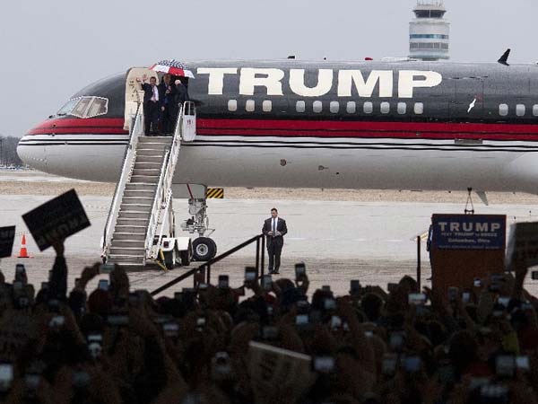 डोनाल्ड ट्रंप के इस प्राइवेट प्लेन में लगा है 24 कैरेट सोना, जानिए और क्या है खास