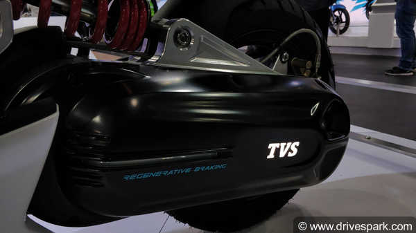 टीवीएस जल्द ही लॉन्च कर सकती है अपनी ई-स्कूटर, टीजर से हुआ खुलासा टीवीएस जल्द ही लॉन्च कर सकती है अपनी ई-स्कूटर, टीजर से हुआ खुलासा
