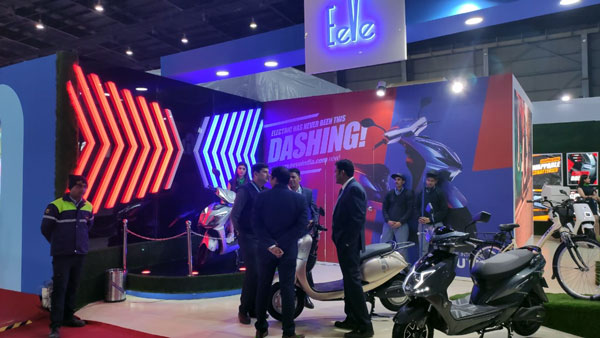 ऑटो एक्सपो 2020: ईवी इंडिया ने पेश किया प्रीमियम इलेक्ट्रिक बाइक व स्कूटर, देखें क्या है इनके फीचर्स