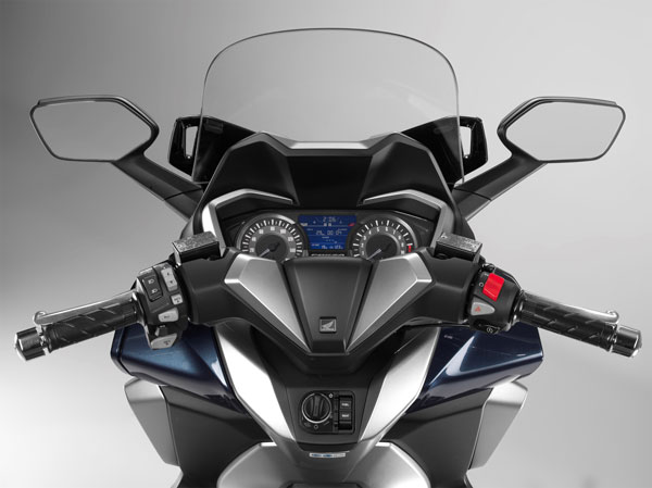 होंडा की फ्लैगशिप स्कूटर फोर्जा 300 को भारत में पहली बार किया डिलीवर