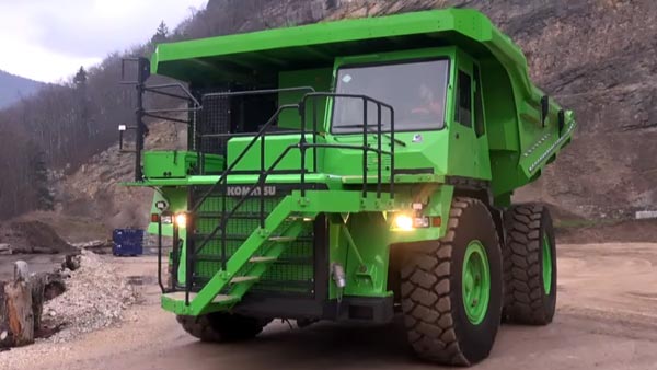 इस इलेक्ट्रिक डंपर को चार्ज करने की नहीं पड़ती जरूरत, खुद ही तैयार करता है अपनी बिजली, देखें वीडियो