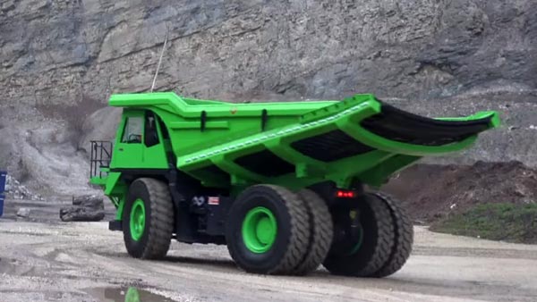 इस इलेक्ट्रिक डंपर को चार्ज करने की नहीं पड़ती जरूरत, खुद ही तैयार करता है अपनी बिजली, देखें वीडियो