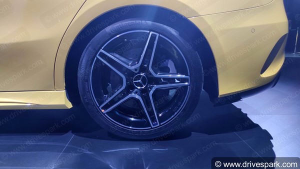 मर्सिडीज ए-क्लास लिमोजीन की बुकिंग 2 लाख रुपये से हुई शुरू, जानिए कब होगी लॉन्च