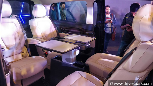 टोयोटा वेलफायर बनाम मर्सिडीज-बेंज वी-क्लास: जानिये इन प्रीमियम एमपीवी में क्या है अंतर