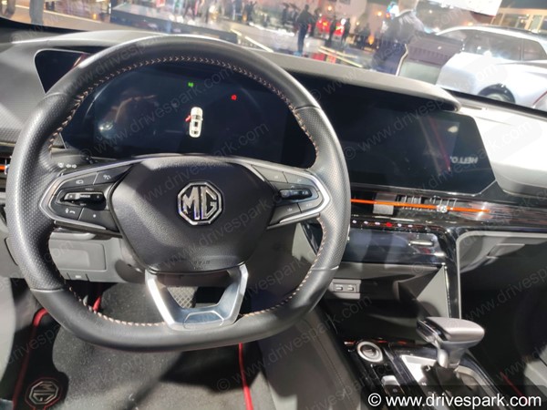 ऑटोमेटिक कार खरीदना चाहते हैं, जानिए क्या हैं इसके फायदे