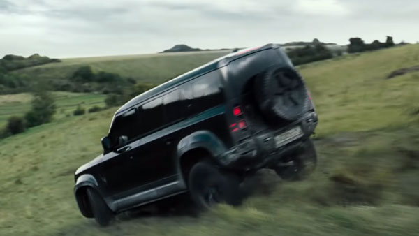 लैंड रोवर की यह कार उड़ते नजर आएगी “जेम्स बॉन्डः नो टाइम टू डाय” मूवी में
