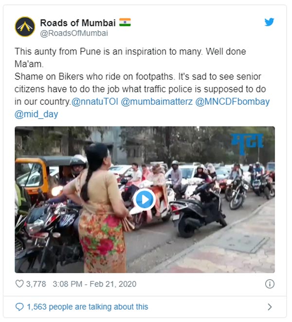 बुजुर्ग महिला ने उठाया साहसी कदम, फुटपाथ पर चल रहे बाइकर्स को रोका, देखें वायरल वीडियो