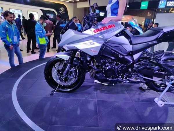 सुजुकी मोटरसाइकिल ने अपनी नई बाइक कटाना को ऑटो एक्सपो में किया पेश