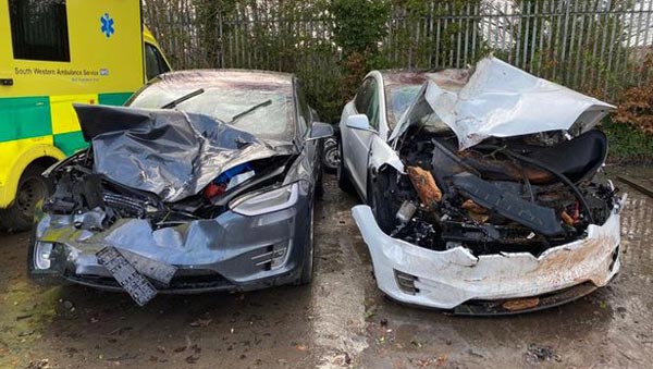 टेस्ला कार के ऑटो पायलट फीचर ने बचाई 8 लोगों की जान, महिला ने ट्वीट कर कहा एलोन मस्क को शुक्रिया