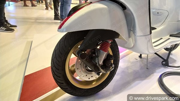 वेस्पा रेसिंग सिक्सटीज स्कूटर को ऑटो एक्सपो में किया गया पेश