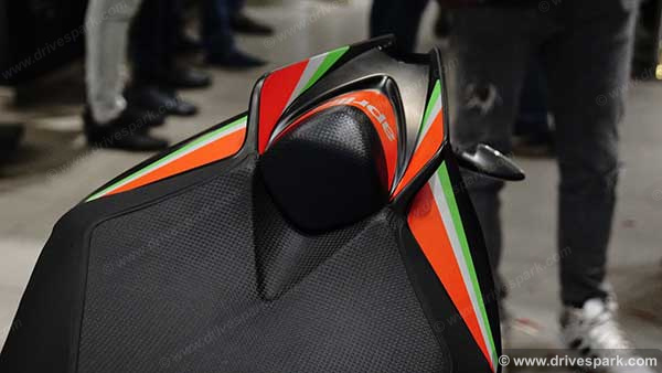 अप्रीलिया आरएसवी4 1100 फैक्ट्री पहली बार भारत में हुई डिलीवर, जाने क्या है कीमत