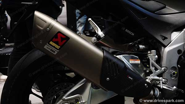 अप्रीलिया आरएसवी4 1100 फैक्ट्री पहली बार भारत में हुई डिलीवर, जाने क्या है कीमत