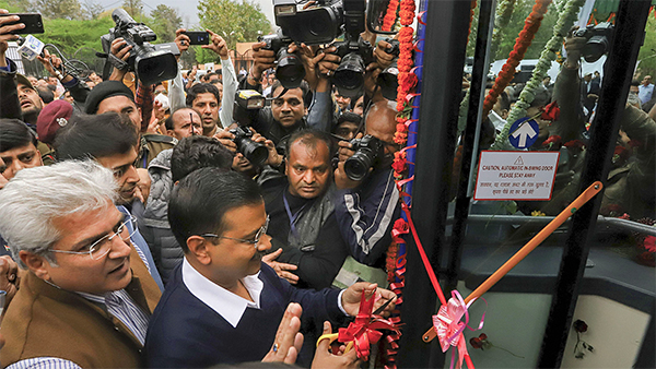 दिल्ली में चलाई जाएंगी 9000 नई बसें, मॉडल के रूप में विकसित होगी परिवहन व्यवस्था