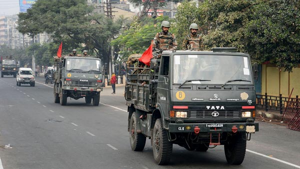 कोरोनावायरस महामारी: इंडियन आर्मी ने मरीजों के लिए बस को किया मॉडिफाई