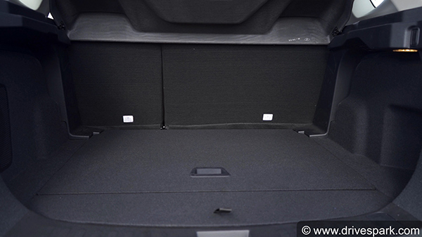 2020 टाटा हैरियर बीएस6 ऑटोमेटिक रिव्यू: इंजन, अपडेट, ड्राइविंग अनुभव जानकारी